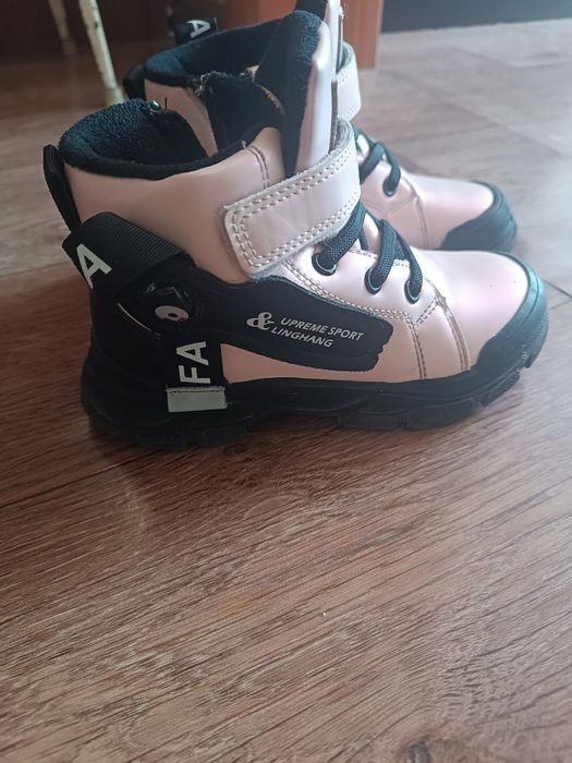 Продается детская осенняя обувь