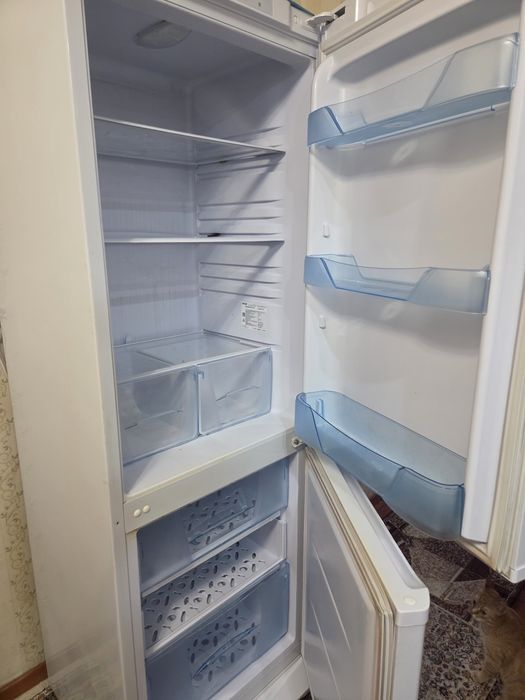 Продам холодильник