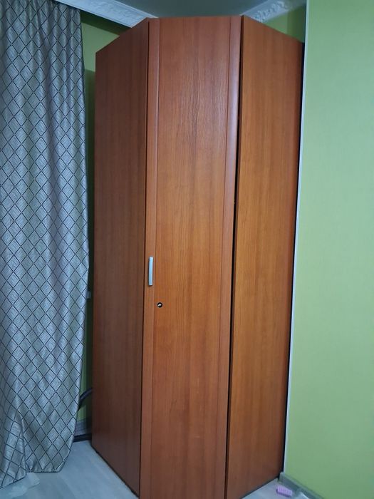Отдам даром шкаф шифоньер полуугловой