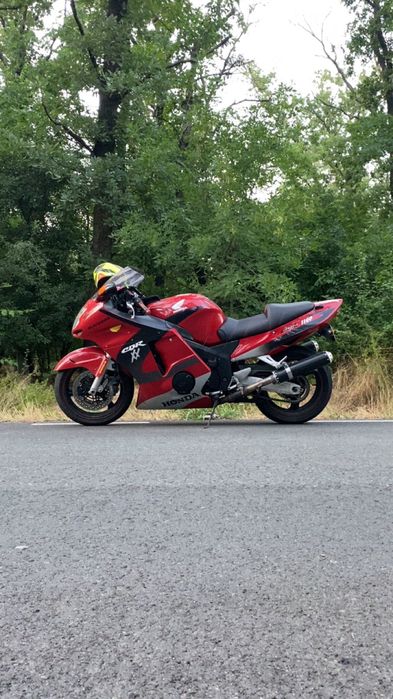 Honda cbr super black bird 1100