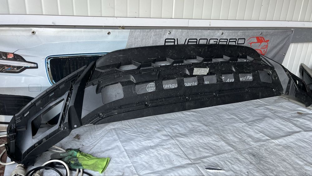 Част от предна броня VW Tiguan 2 Lift