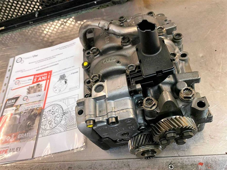 Pompa de ulei 2.0 tdi Audi A4 BKP BMP BPW BLB BRE BRD VW Passat B6
