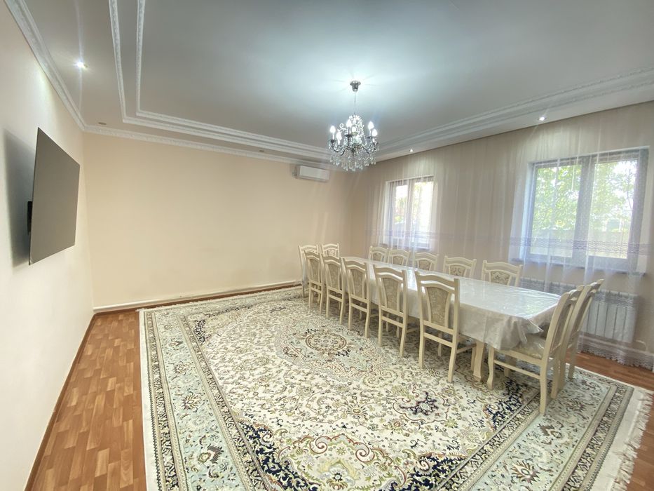 Продам стол для гостинной
