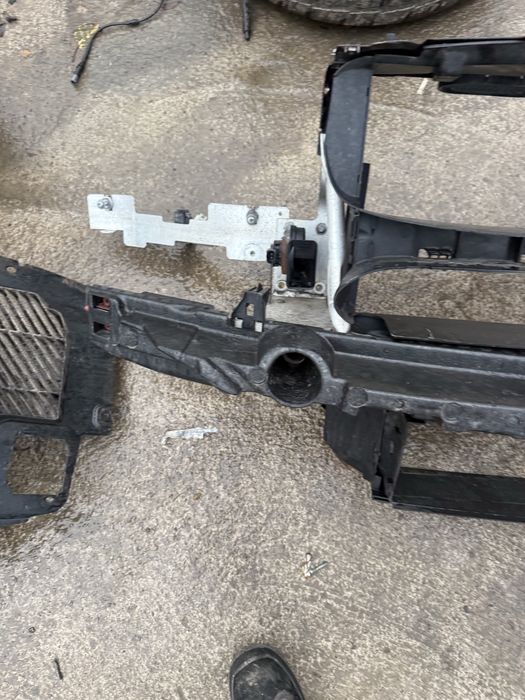 Маска очиларка БМВ Х6 ф16 (Maska bmw x6 f16)