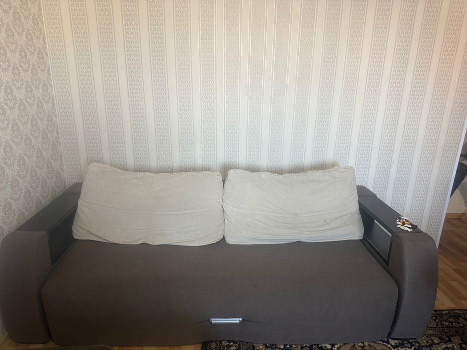 Продам диван 25.000 (торг)