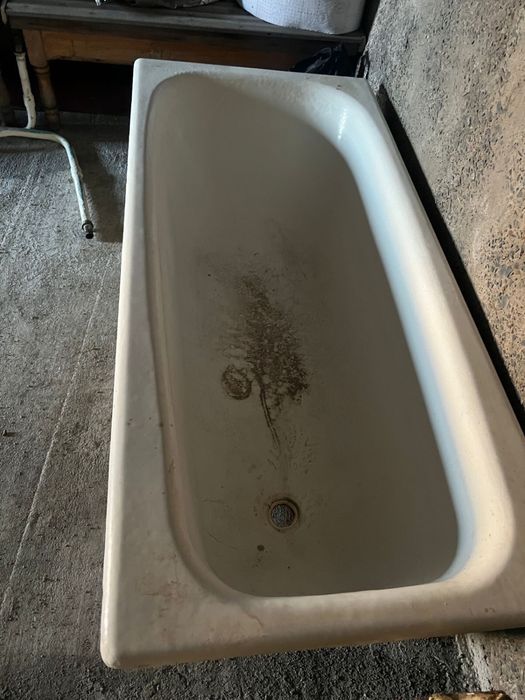 Продам чугунную ванну