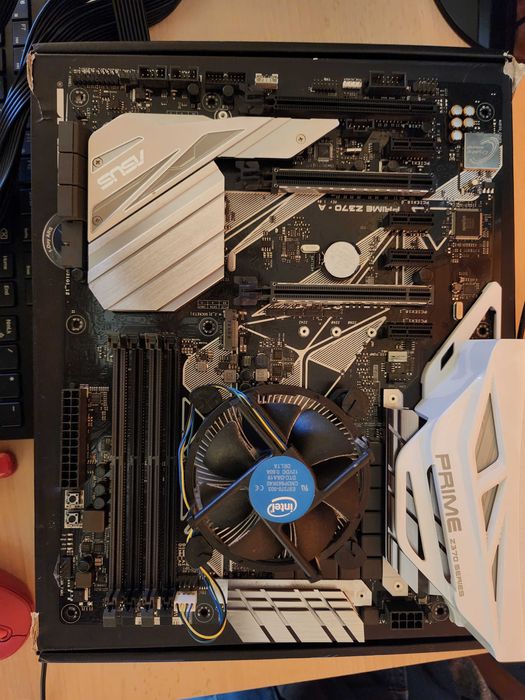 Placa de baza ASUS PRIME Z370-A & Procesor Intel 9900k - cu DEFECTE!!!