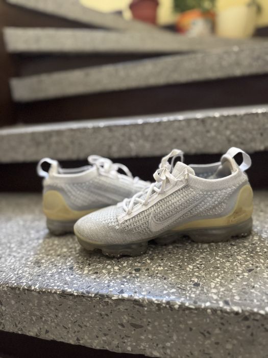 Бели обувки  Nike Vapormax