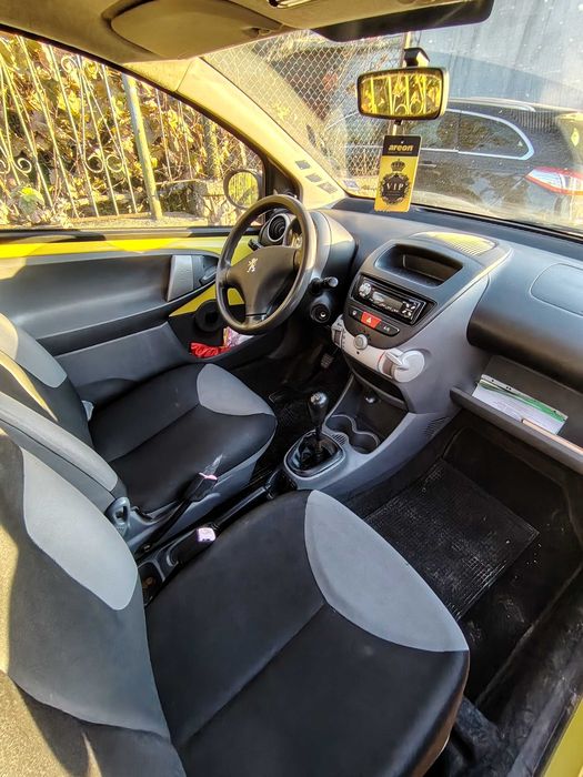 peugeot 107 1.1 бензин
