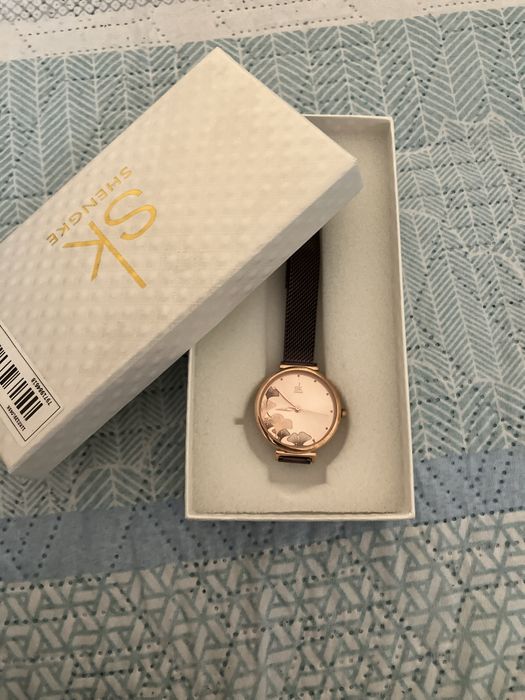 Нов дамски часовник