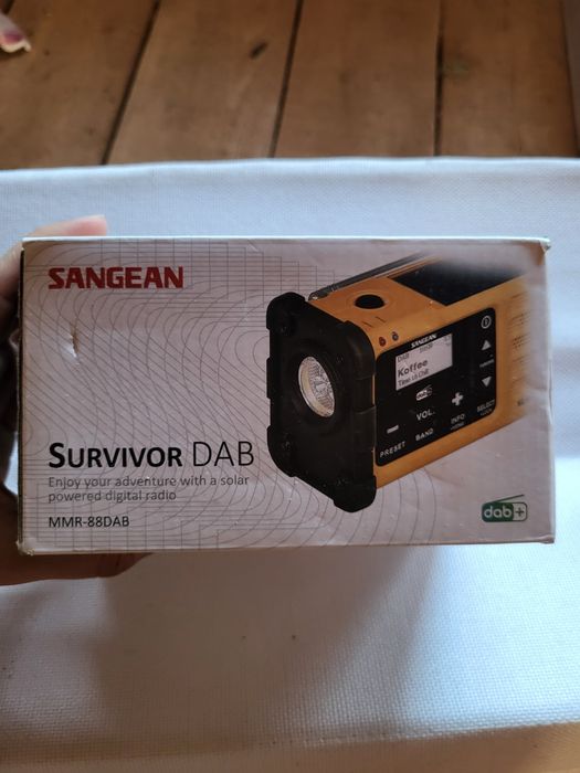 Radio cu încărcare solară