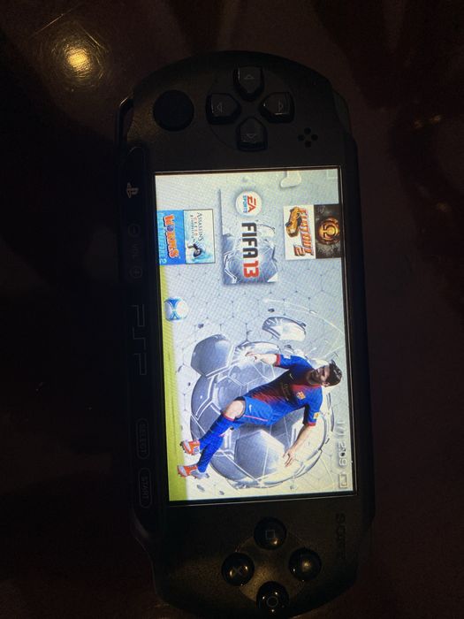 PSP street (E1008) в хорошем состоянии 20+ игр