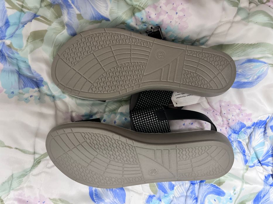 Сандали Flo новые