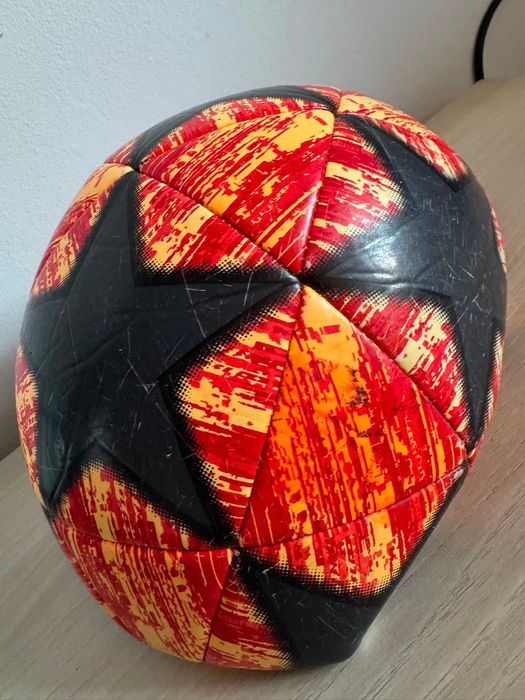 Minge adidas UEFA Champions League Capitano Originală – Mărimea 5