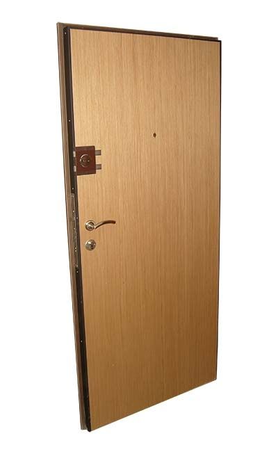 Метална врата с мдф с тристранно заключваща брава