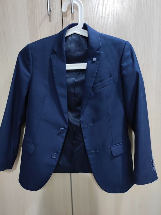 Продам костюм на мальчика