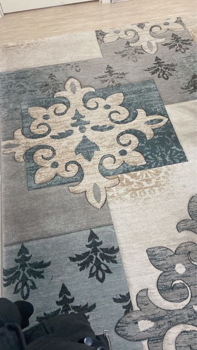 Продаю ковры 2.5х5 и 2.5х3,5