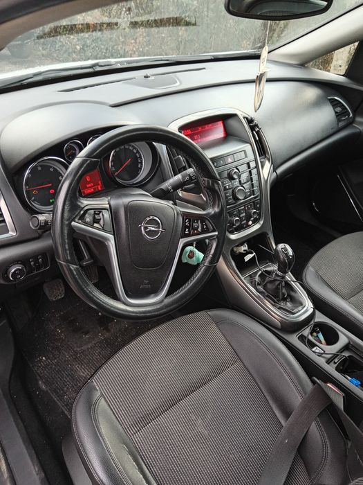 Vind Opel Astra Sport tourer