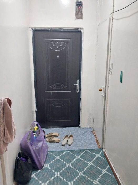 Срочно Продам квартиру Чиланзар Метро  16 квартал 2х комнатная