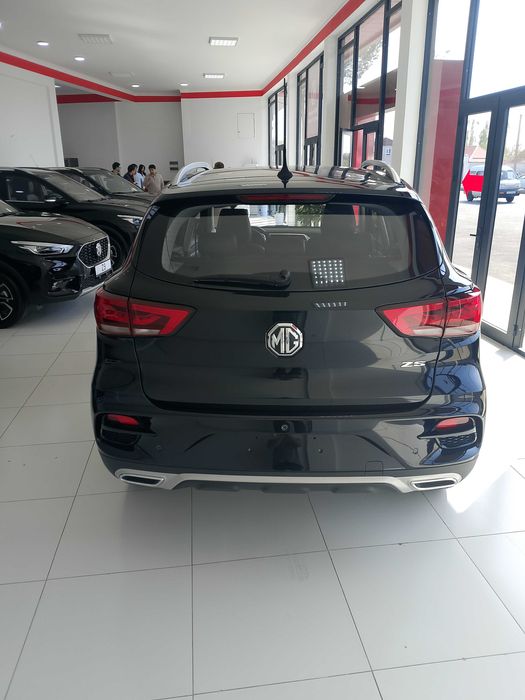 MG ZS-Красовер паркетнинг