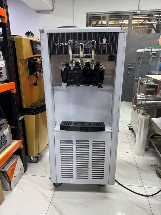 Muzqaymoq aparati. 220 voltli,