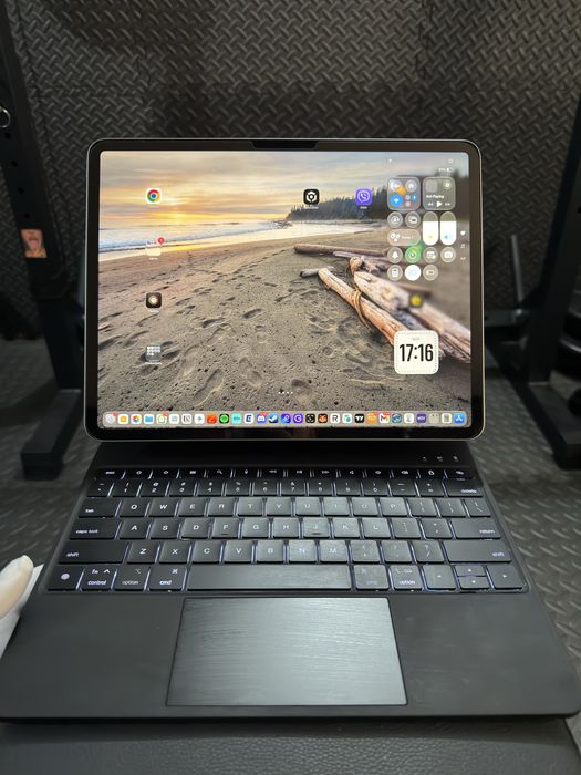 Перфектен * Apple - iPad Air M3, 13'', 2025, 8GB/128GB, Space Grey *