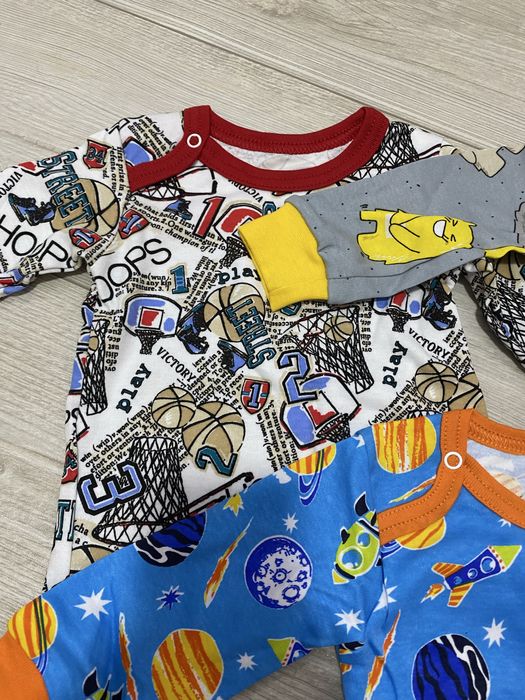 3 кофточки на маленького ребеночка до 6 месяцев