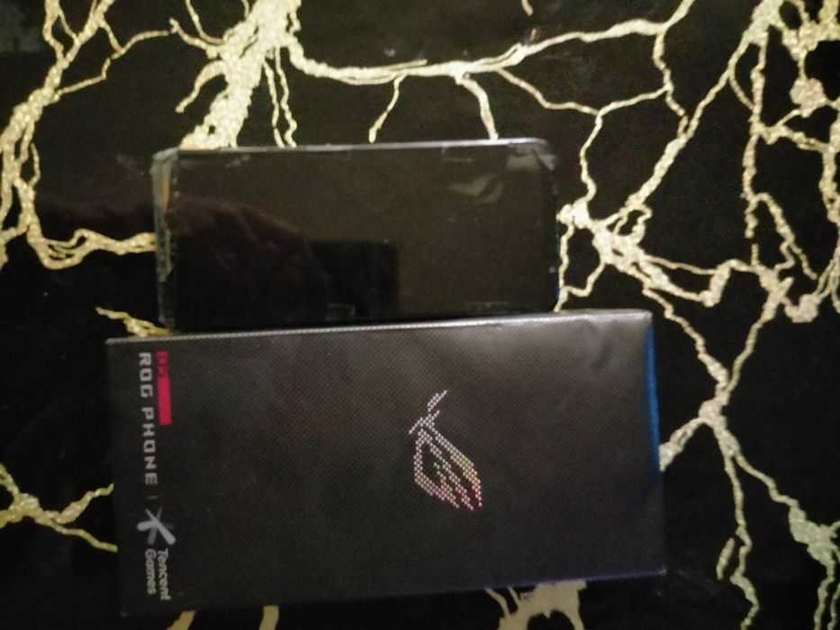 Асус рог 5 срочно продам