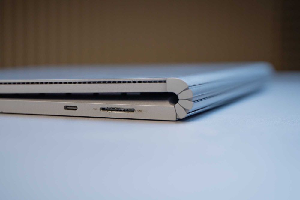 Microsoft Surface Book 2 (Core-i7/GTX1060 | 16/512GB)