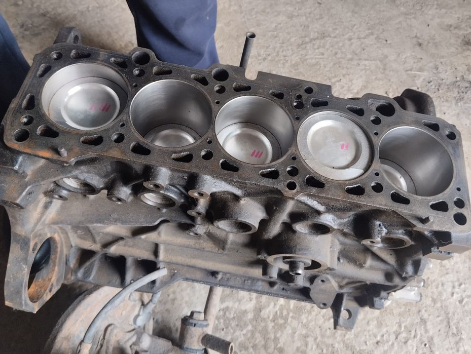 блок цилиндров двигатель ауди 100 переходка