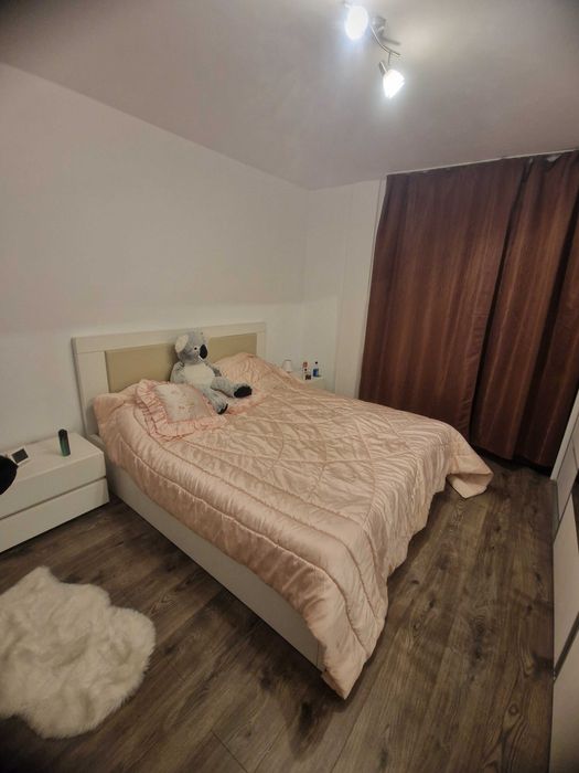 Vand apartament 3 camere