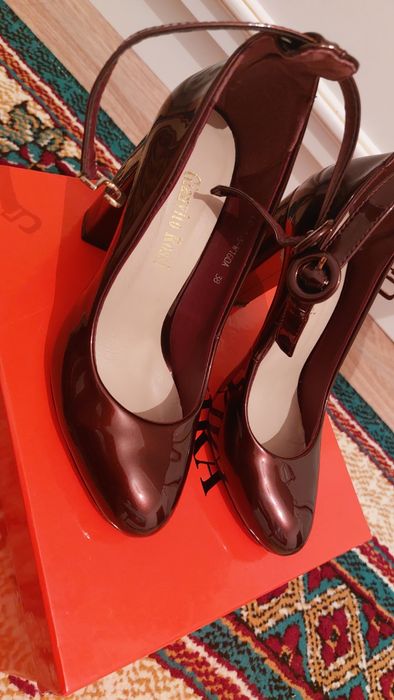 Туфли   сатылады