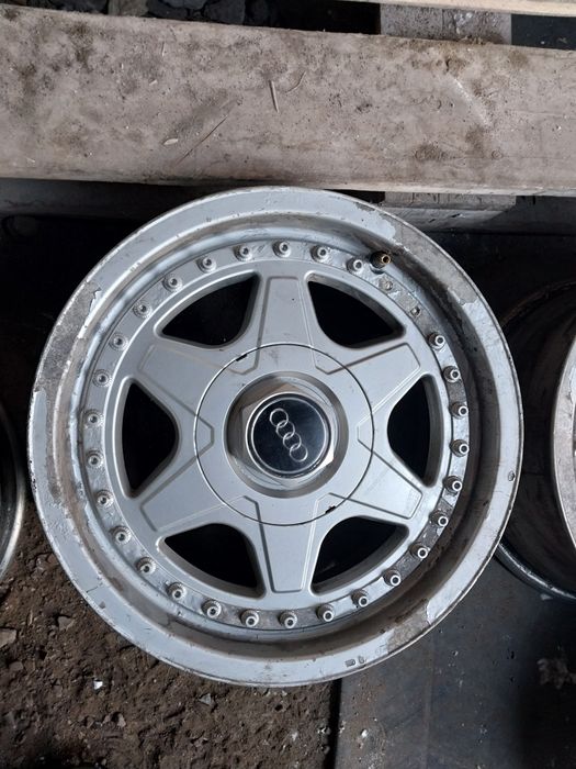 Диски R15 на Audi 80. Разболтовка 4×108.