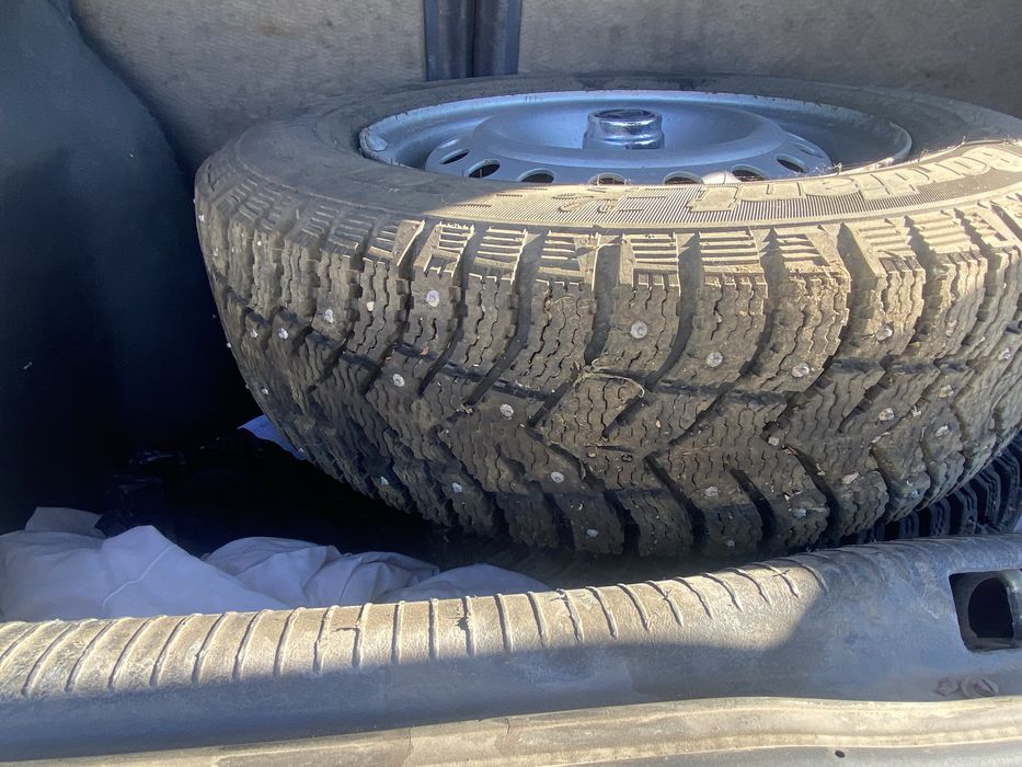 Шины с дисками 175/70/13 шипованная