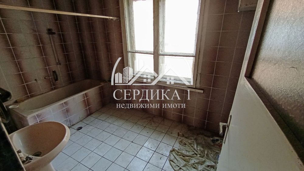Продава се Къща в Кюстендил, Център - 210 кв.м за 596 €/кв.м - Снимка #8