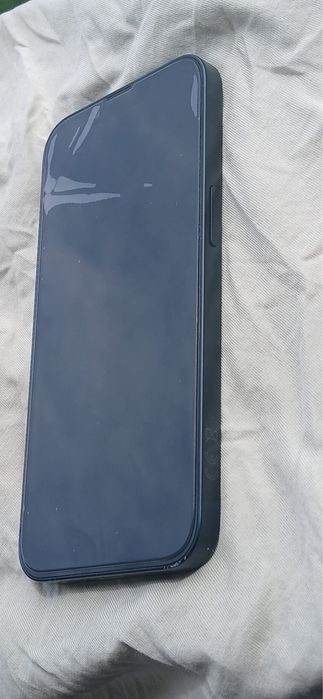 Vând Iphone 13.