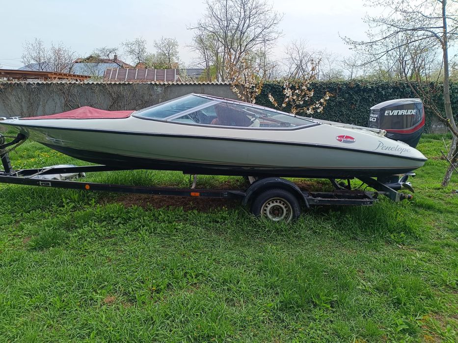 Vand Barca cu motor Bayliner Arriva