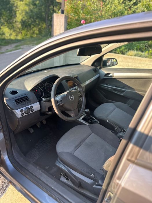 Opel Astra H  1.3