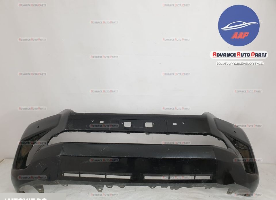 Предна броня оригинална в добро състояние Тойота Ленд Крузър / Toyota