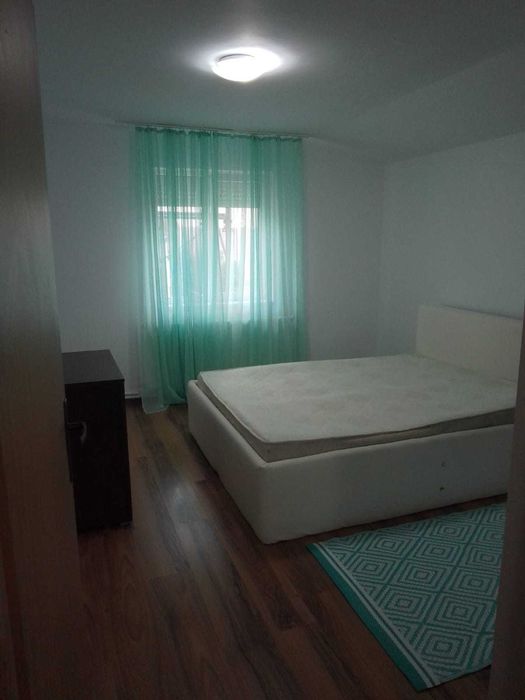 Inchiriez apartament 3 camere