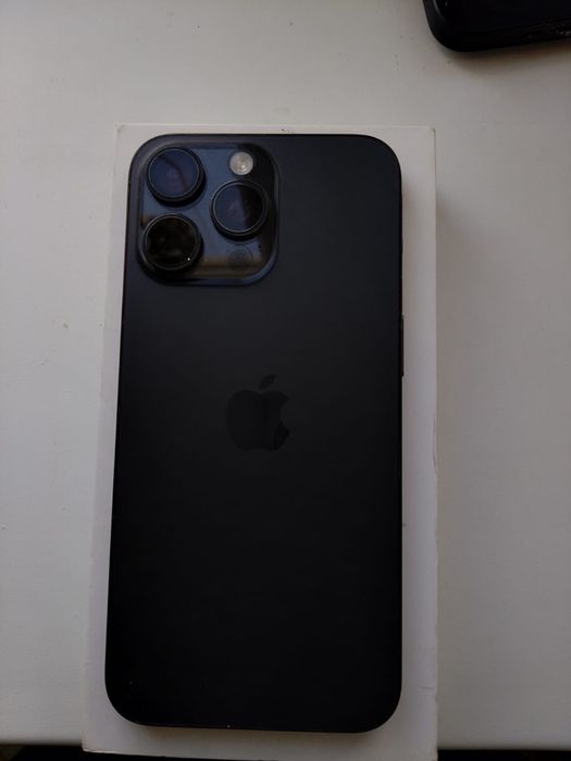 Айфон 15 про мах