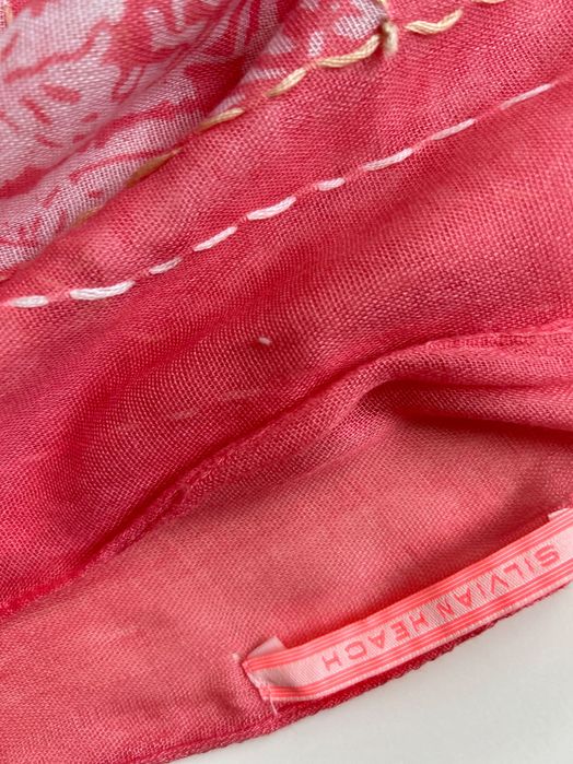 Разкошен розов шал Silvian Heach