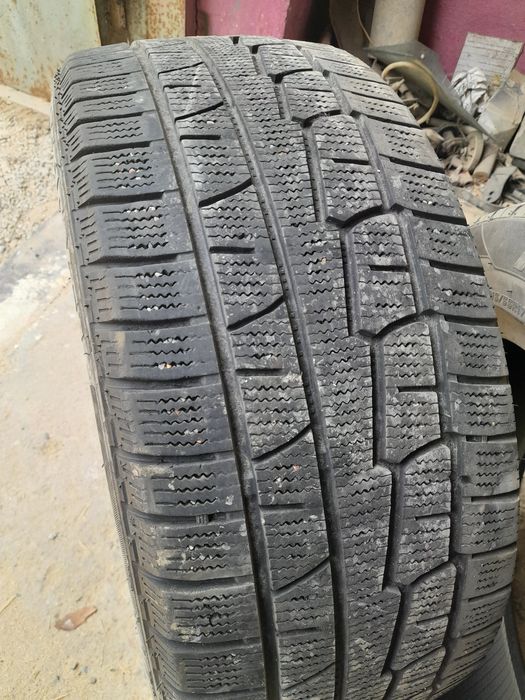Зимние шины продам