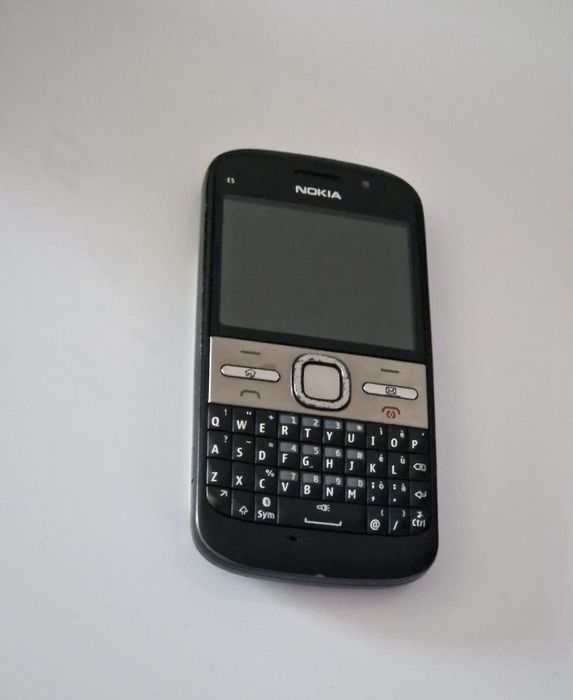 Telefon Nokia cu touchscreen