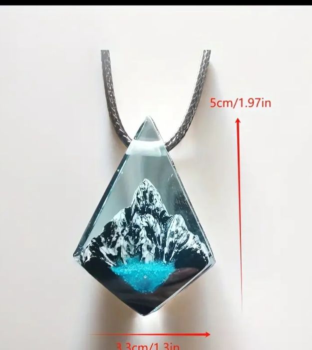 Медальони Ръчно изработени с дърво и епоксидна смола / Гердани