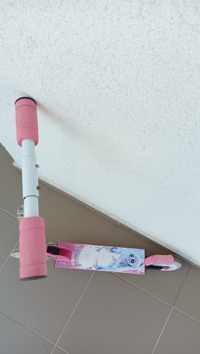 Trotinetă pentru copii de vânzare.