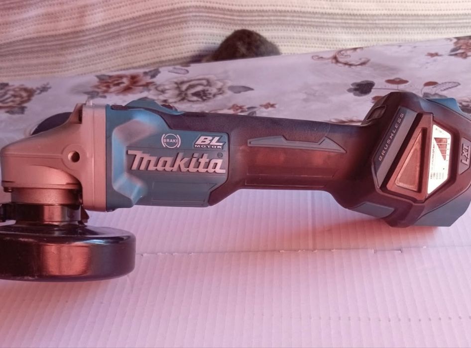 Makita DGA463Z pret Fix