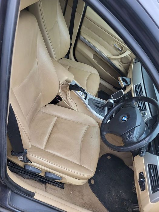 Dezmembram BMW E90 USA FATA STANGA/ USA SPATE STANGA/USA FATA DREAPTA