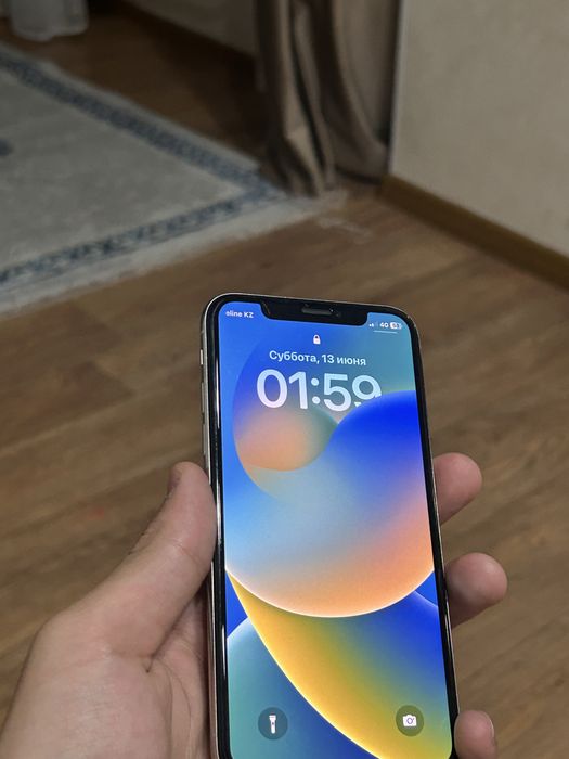 Продам iPhone X