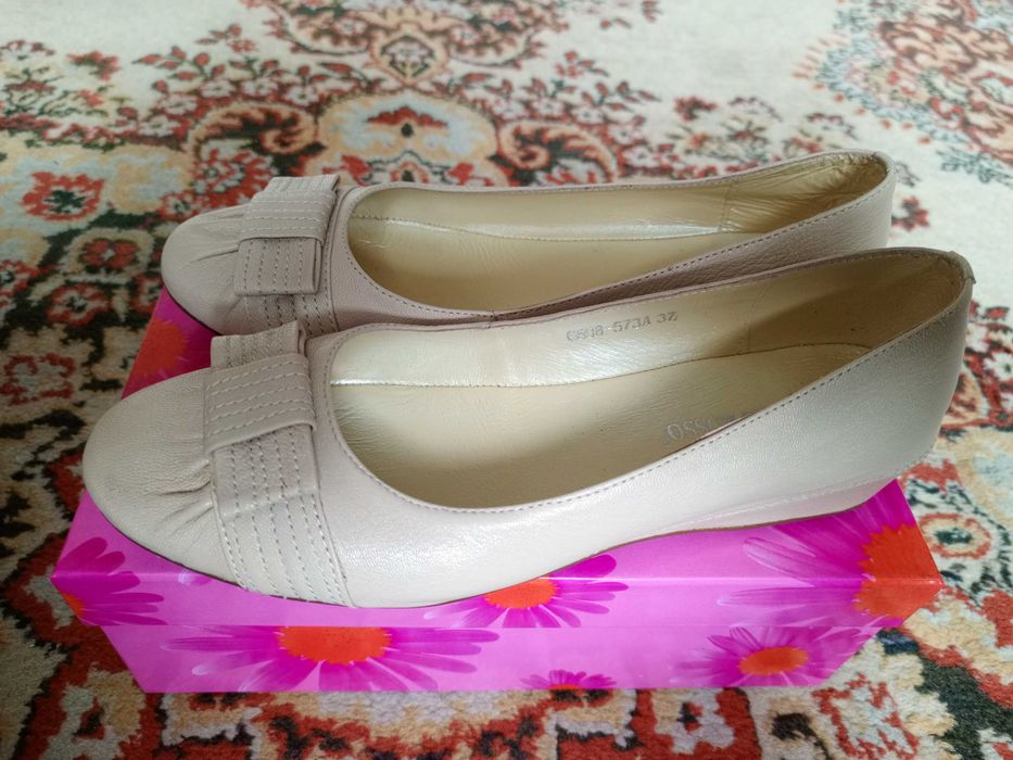 Продам женские туфли